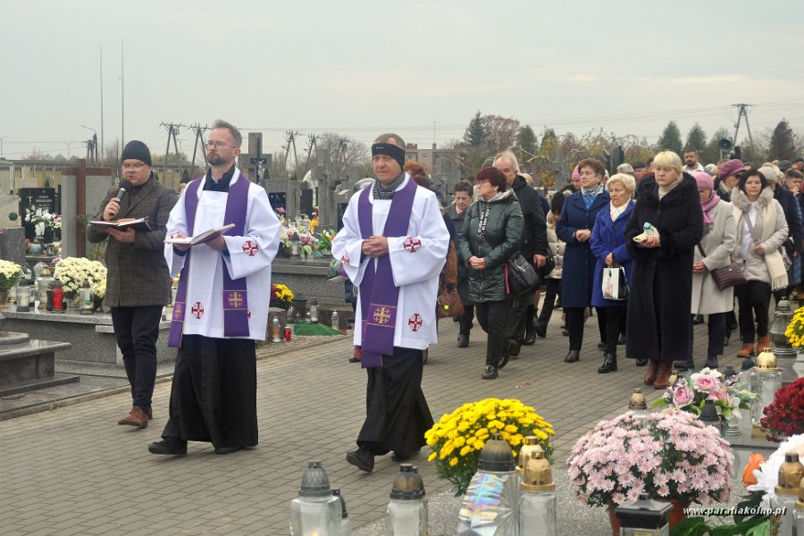 072 Procesja na nowym cmentarzu.jpg